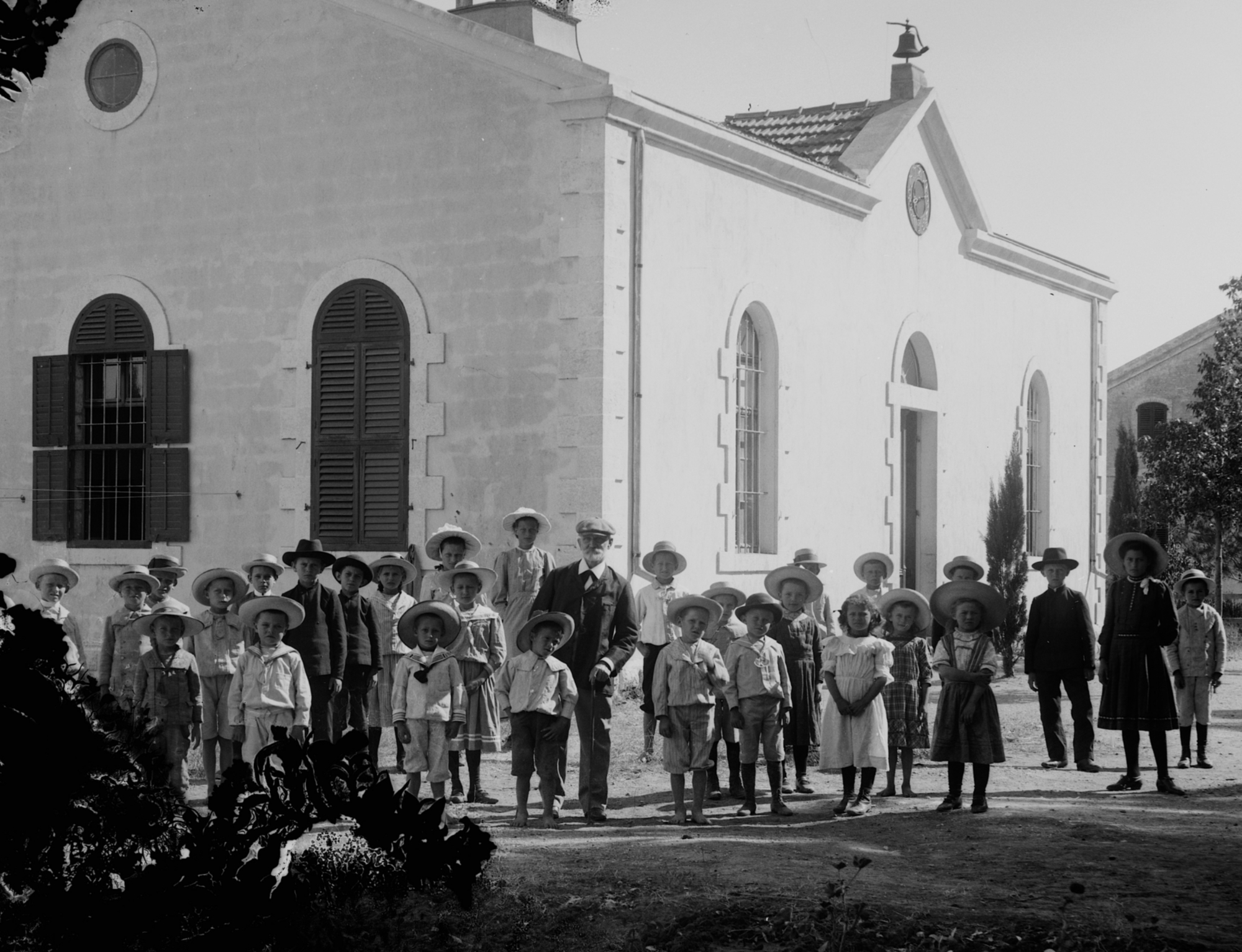 Photo einer Gruppe württembergischer Templer in der Kolonie Wilhelma, Palästina (um 1900).